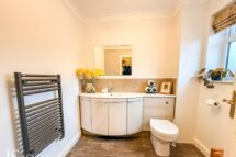 Walshaw Brook Close, Walshaw