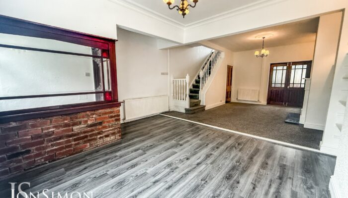 Queens Place, Summerseat