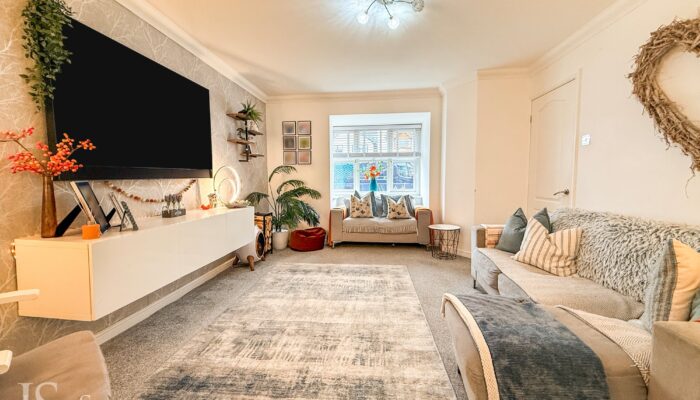 Bournville Drive, Ainsworth Chase