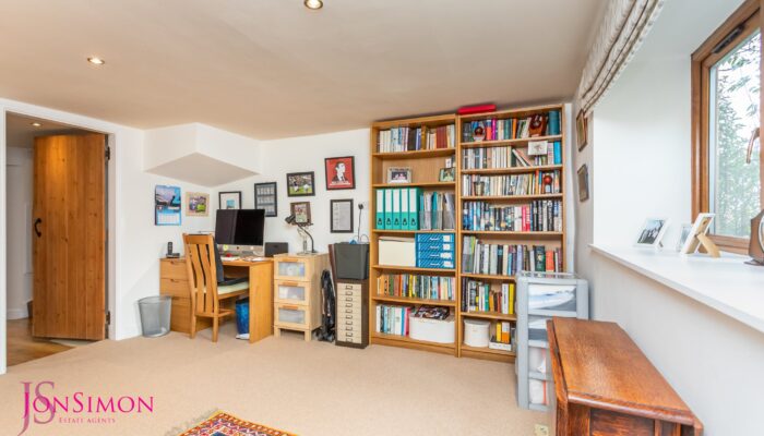 Redisher Lane, Hawkshaw