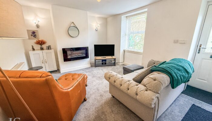 East View, Summerseat