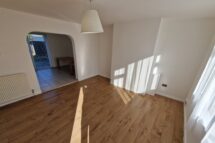 Woodley Avenue, Radcliffe