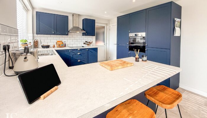 Mosley Avenue, Holcombe Brook