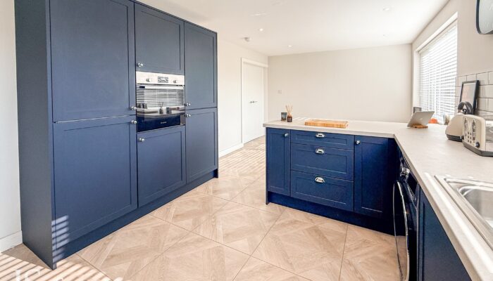 Mosley Avenue, Holcombe Brook