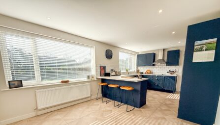 Mosley Avenue, Holcombe Brook