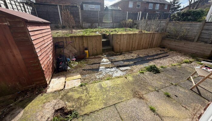 Woodley Avenue, Radcliffe