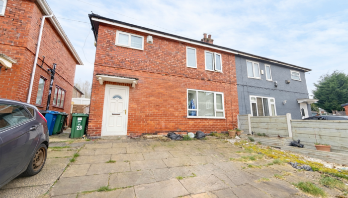 Woodley Avenue, Radcliffe