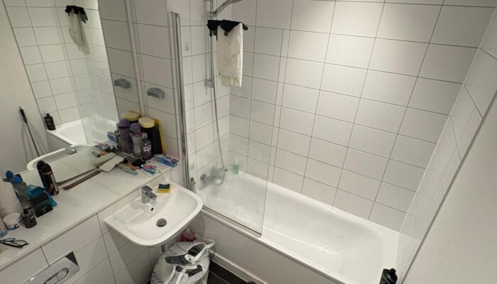 Wharf End, Trafford Park