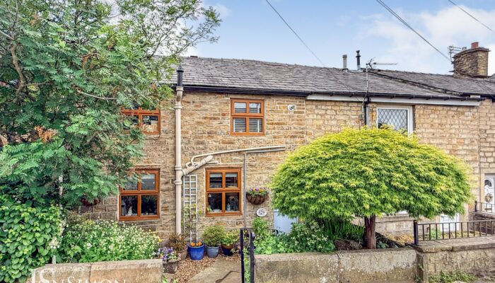 Bolton Road, Hawkshaw
