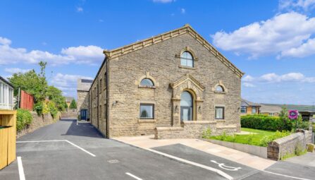 Deerplay Apartments, Heald Lane