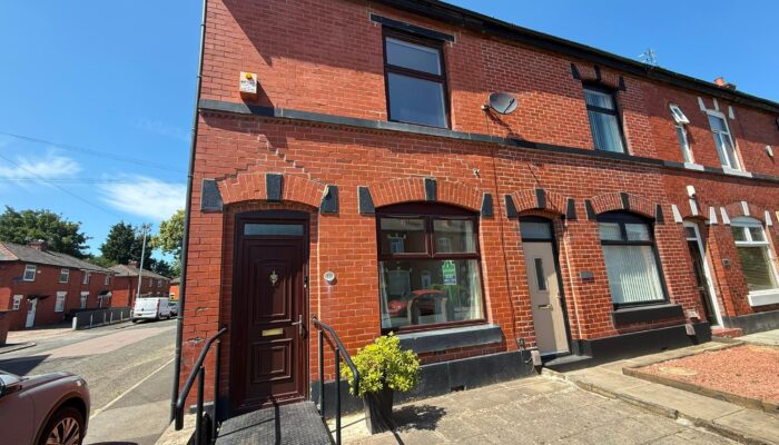 Dumers Lane, Radcliffe