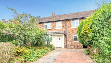 Edgeworth Avenue, Ainsworth