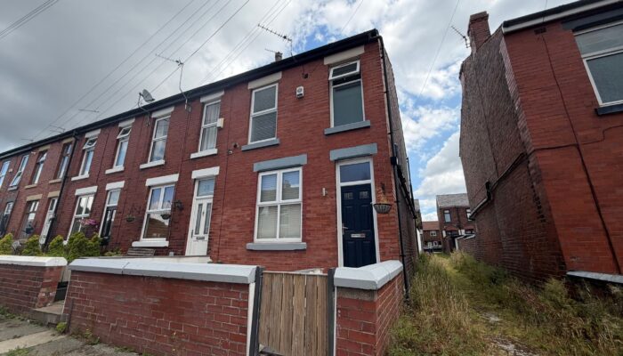 Elm Avenue, Radcliffe