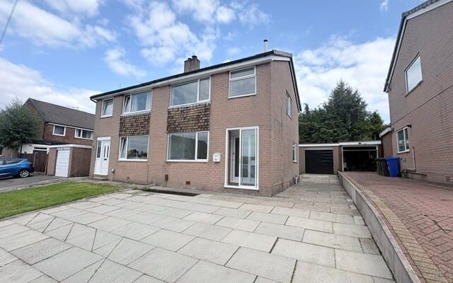Warwick Drive, Brierfield