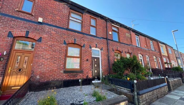 James Street North, Radcliffe